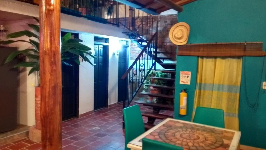 Casa Rome Hostel San Gil Zewnętrze zdjęcie
